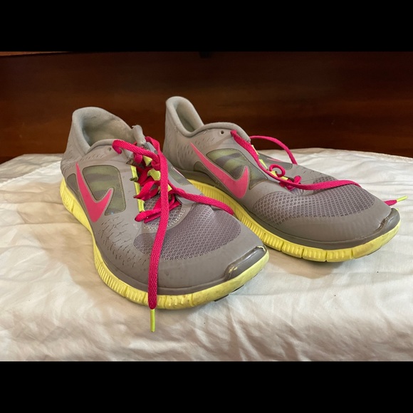 Nike sneakers - Picture 1 of 2